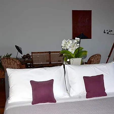 52 Bed & Breakfast 4*